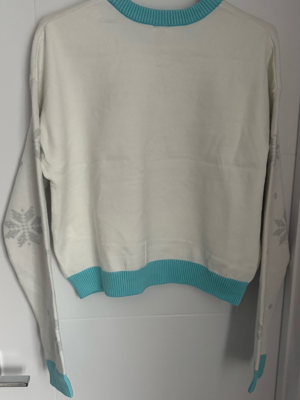 New with Tags Sanrio Hello Kitty, My Melody & Cinnamoroll Christmas Snow Sweater - Picture 3 of 8